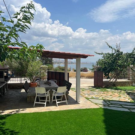 Apartment In Salamina With Garden & Sea View Selinia Exterior foto