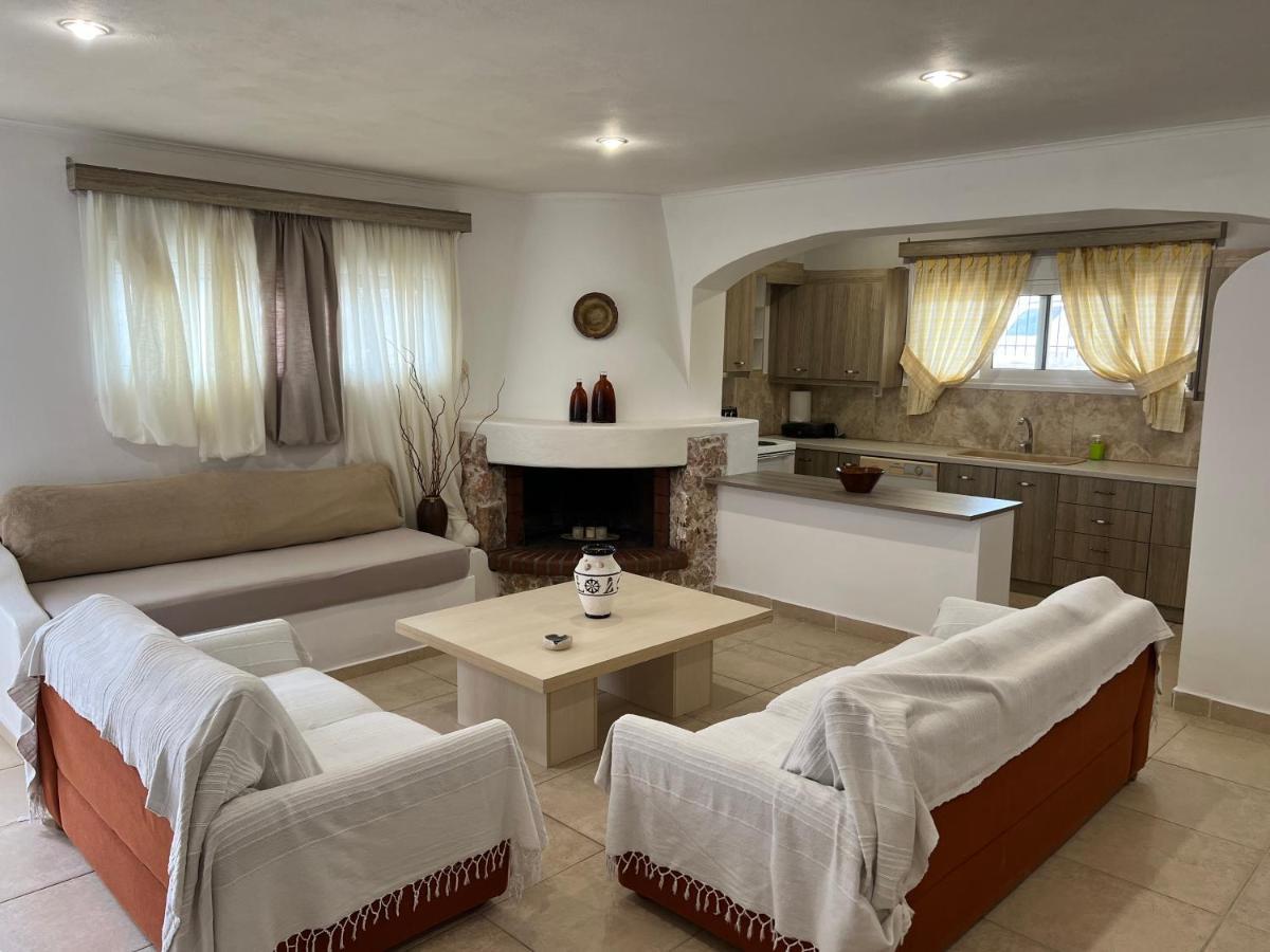 Apartment In Salamina With Garden & Sea View Selinia Exterior foto