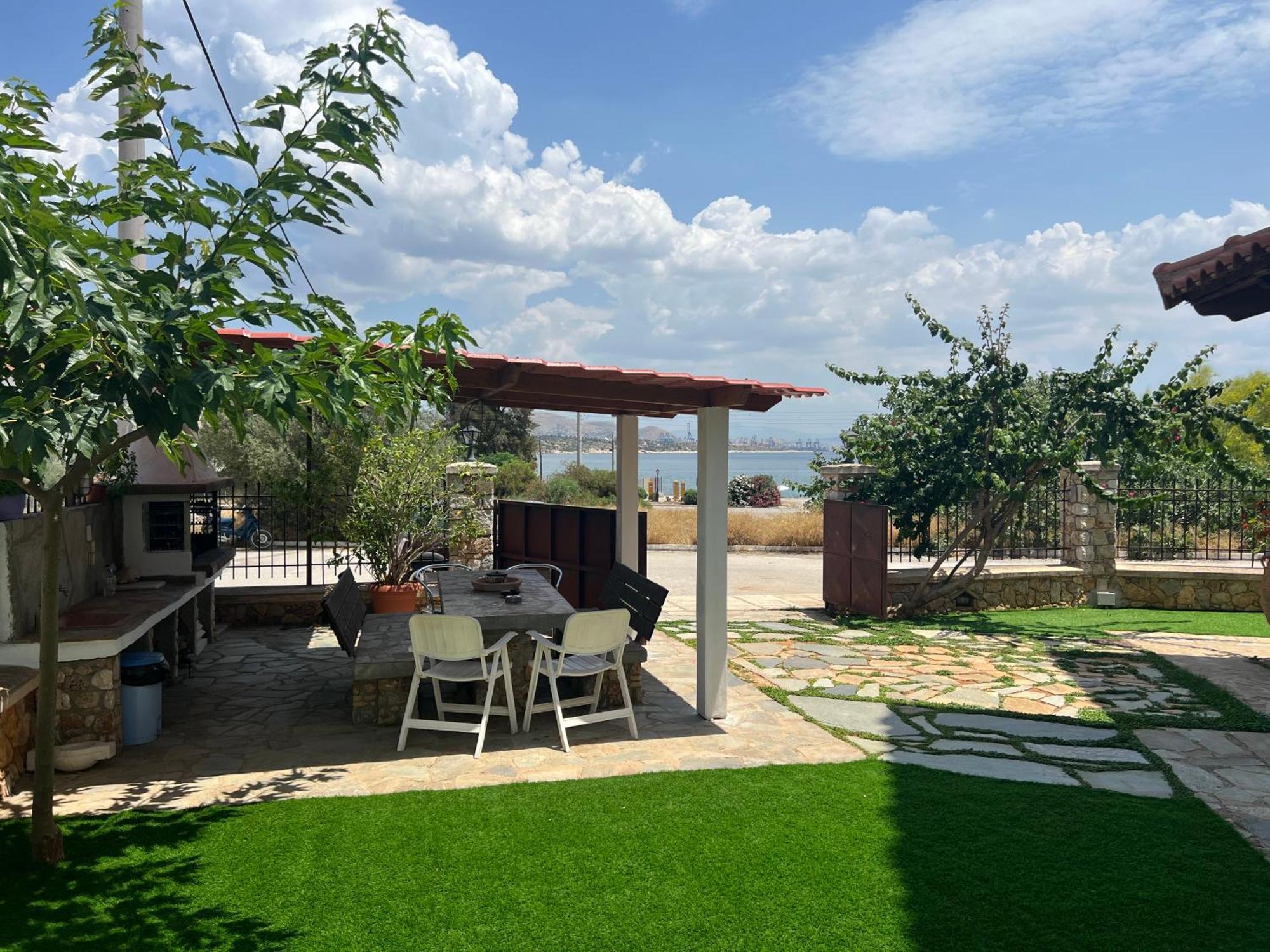 Apartment In Salamina With Garden & Sea View Selinia Exterior foto